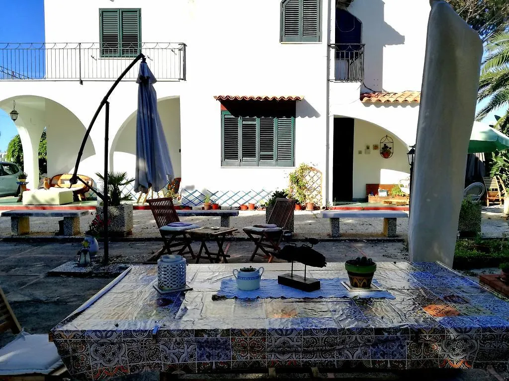 B&B Ondamarina Lascari 0*,  İtalya